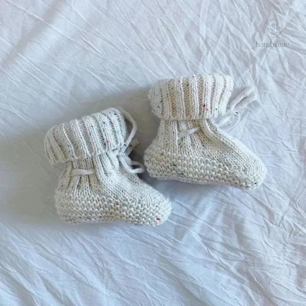 Mini chauds et élégants, chaussons tricotés pour bébés