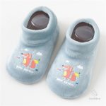 Chaussons colorés pour enfants, style et sécurité