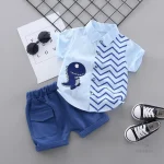 Vêtements pour enfants : chemise dino et pantalon assorti