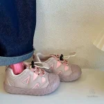 Mode enfantine : baskets confortables pour activité quotidienne