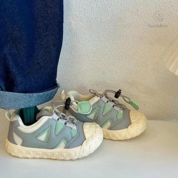 Chaussures de sport pour enfants, design moderne et attrayant
