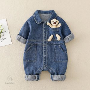Mini combinaison en denim, idéale pour l'hiver