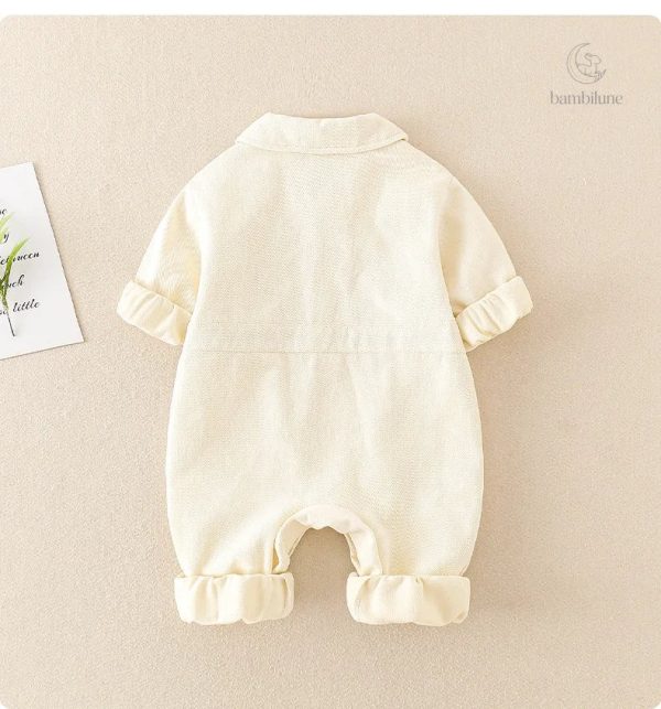 Look tendance pour enfants avec cette combinaison en jean
