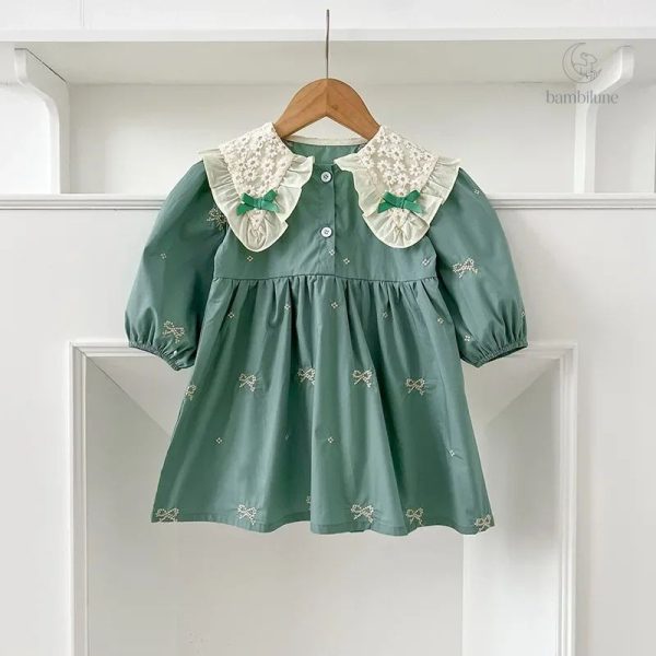 Robe de style conte pour jeunes enfants