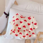 Vêtements légers pour enfants, style estival et joyeux