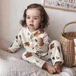 Pyjama enfant confortable en tissu léger