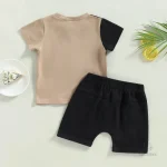 Mode enfantine, ensemble coloré pour les chaudes journées