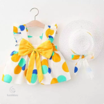 Robe d'été avec chapeau, parfait pour les aventures en plein air