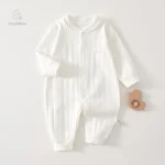 Pyjama bébé en tissu confortable pour l'hiver