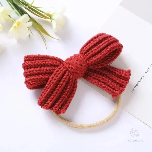 Accessoire tendance pour l'automne, nœud en tricot