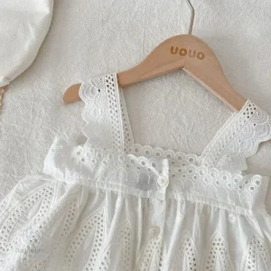 Outfit chic en dentelle pour enfants