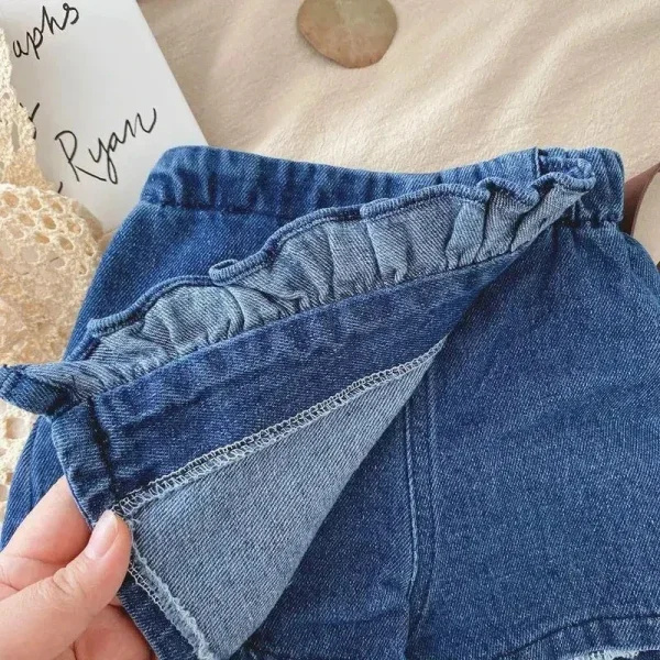 Mini Fashion : tenue en dentelle pour enfants