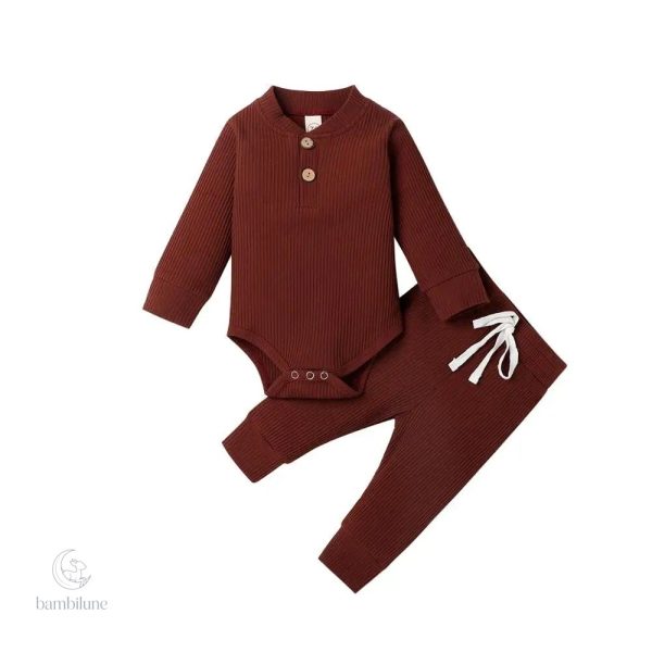 Robe bébé élégante et décontractée