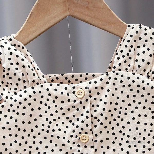 Mode enfantine pour le printemps-été
