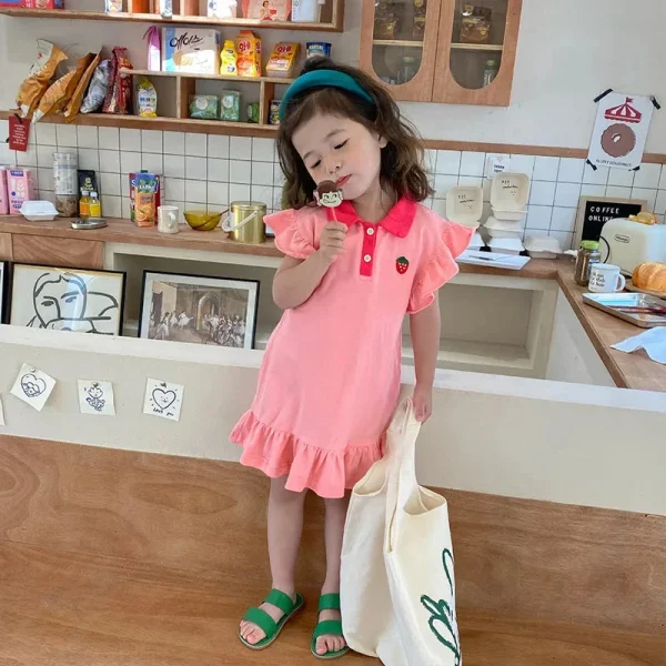 Vêtement pour enfants, robe pratique et stylée