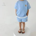 Look festif d'été pour les petits aventuriers