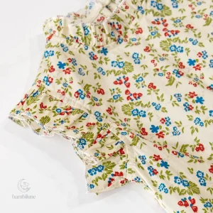 Mode printanière pour enfants : ensemble floral chic