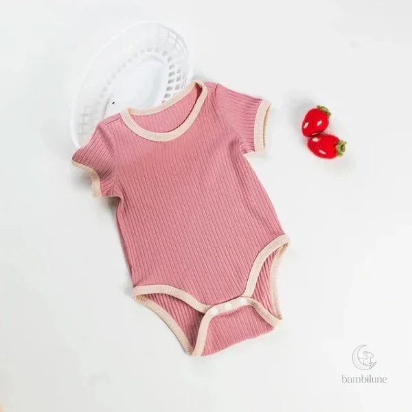 Style moderne avec la grenouillère Mini Fashion