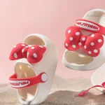 Chaussons à pois amusants pour le confort des enfants