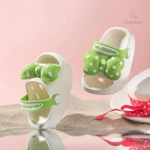 Mini chaussons de plage pour un été gai et sécurisé