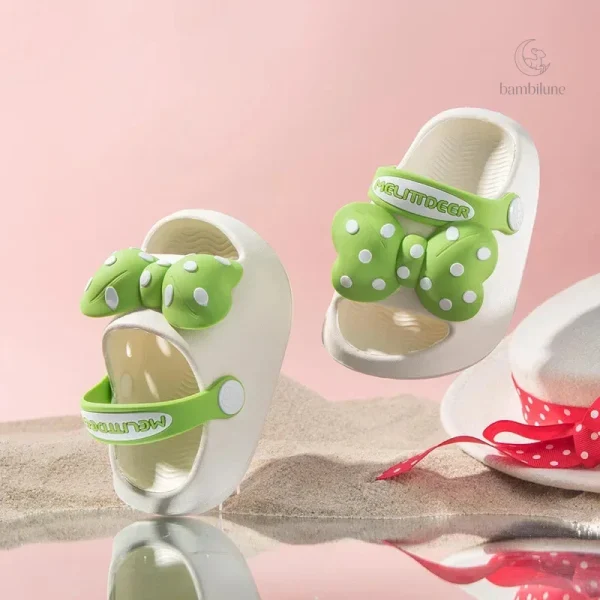 Mini chaussons de plage pour un été gai et sécurisé