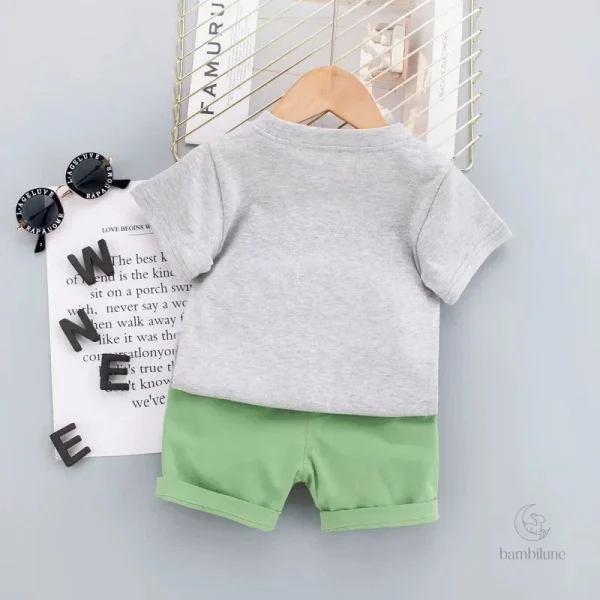 Look d'été pour enfants - Ensemble avec motif lion
