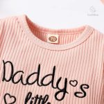 Vêtement enfant : barboteuse et pantalon tendance