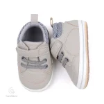Modèle tendance de chaussures pour enfant dès les premiers pas