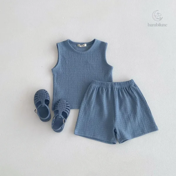 Mode enfant : ensemble de robes légères et élégantes