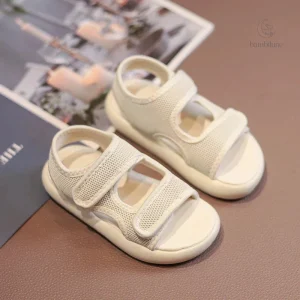 Sandales confortables pour les petites fashionistas