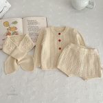 Look stylé pour enfants avec ensembles en tricot