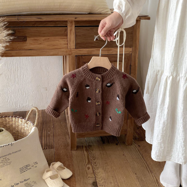 Mini pull tendance pour un look automnal élégant