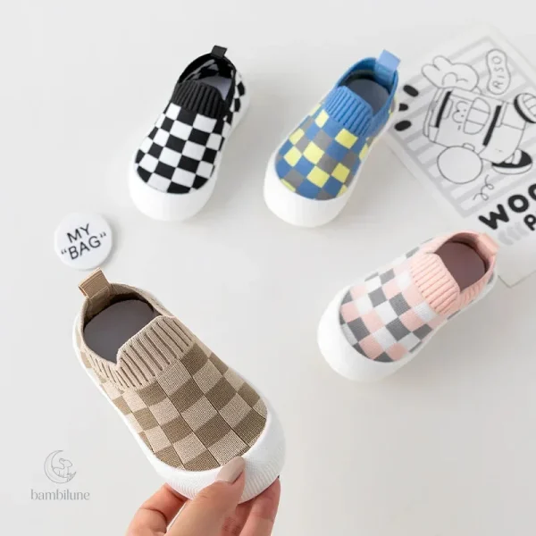 Chaussure à enfiler pour petits, motif en bloc coloré