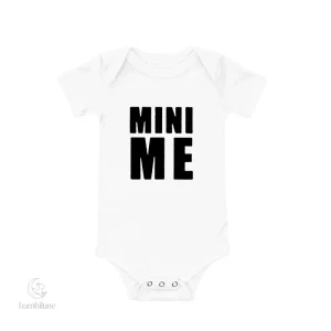 Tenues élégantes pour père et bébé en harmonie