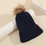 Chapeau de mode avec pompon, fun et personnalisé