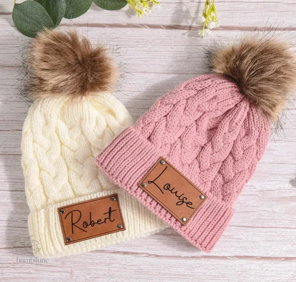 Chapeau avec pompon, look amusant pour l'automne