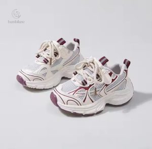 Sneaker enfant légère en bordeaux pour l'automne et l'hiver