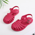 Chaussures de bain au design tendance