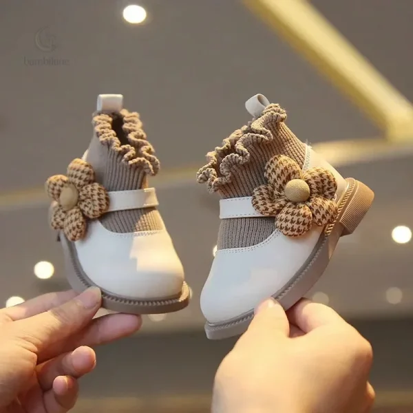 Mode enfantine : bottes mini pour les petites filles