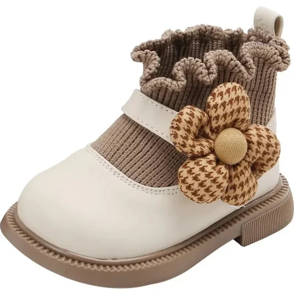 Confort et élégance avec ces mini bottes pour filles