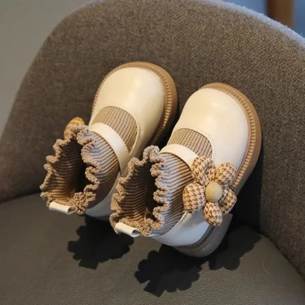 Bottes pratiques et stylées pour les jeunes fashionistas