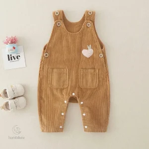 Mini Fashion : combinaison confortable pour petits explorateurs