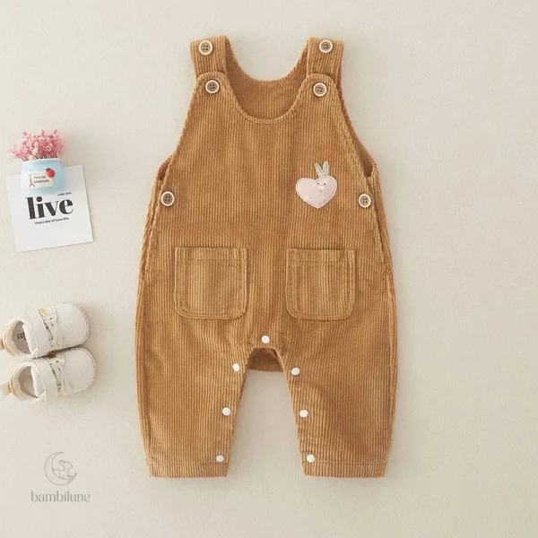 Mini Fashion : combinaison confortable pour petits explorateurs