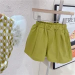 Vêtements d'été tendances pour les petits