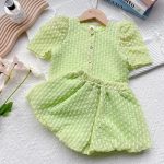 Look estival pour enfants, à la mode et confortable