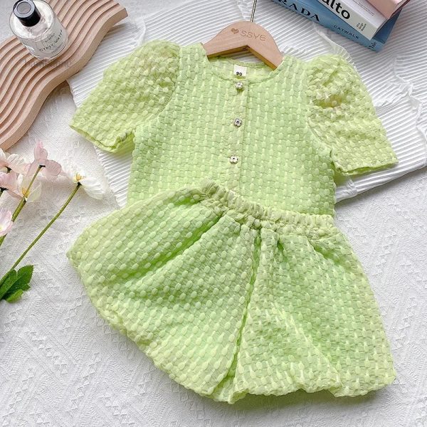 Look estival pour enfants, à la mode et confortable