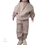 Mode d'hiver pour enfants : survêtement pratique