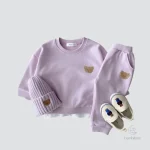 Ensemble confortable pour tout-petits avec oursons