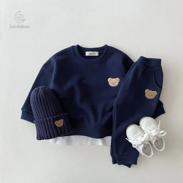 Mini survêtement ourson, idéal pour les tout-petits