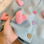 Mini Fashion : pull cœur doux et agréable à porter